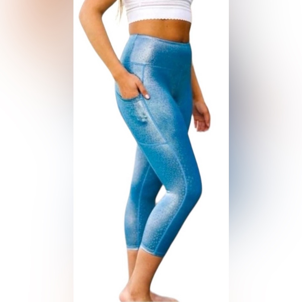 Zyia Light N Tight Blue Shimmer Leggings Cropped 6 8